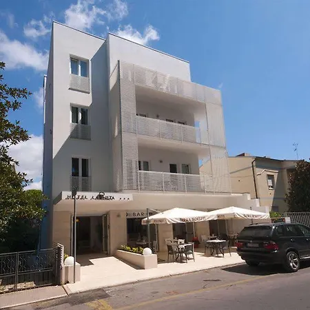 La Pineta Hotel 3*