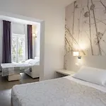 La Pineta فندق فولّونيكا